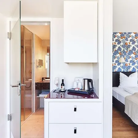 מלון Parkhotel 4*