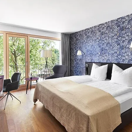 מלון Parkhotel היילברון