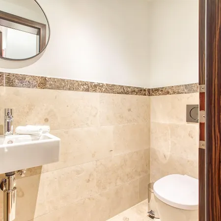 מלון Parkhotel 4*